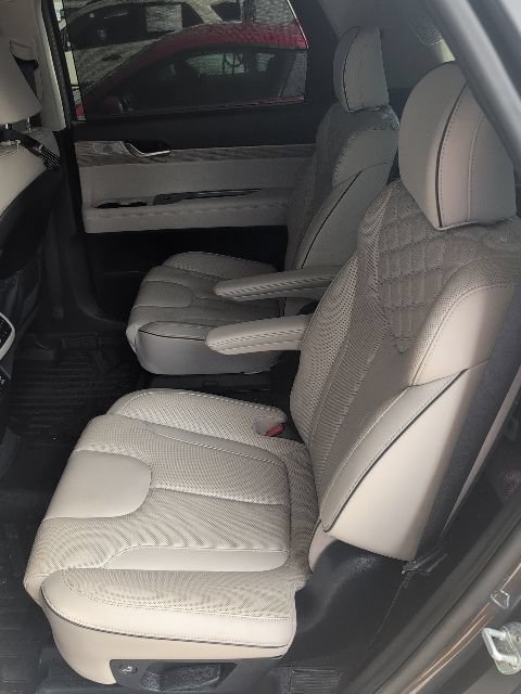 Used 2021 Hyundai Palisade Limited FWD image 4