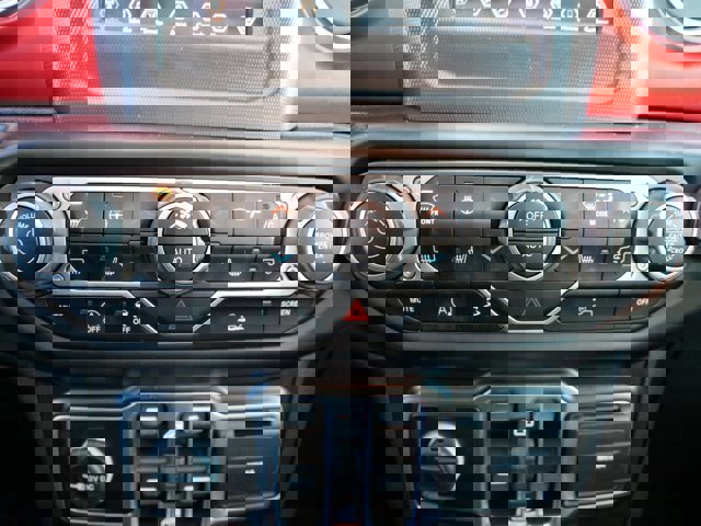 Used 2021 Jeep Wrangler Unlimited Rubicon w/ Cold Weather Group image 27