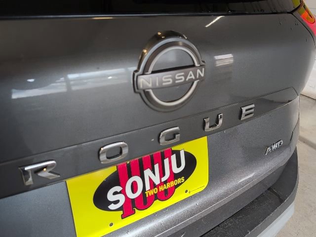 Used 2022 Nissan Rogue S image 29