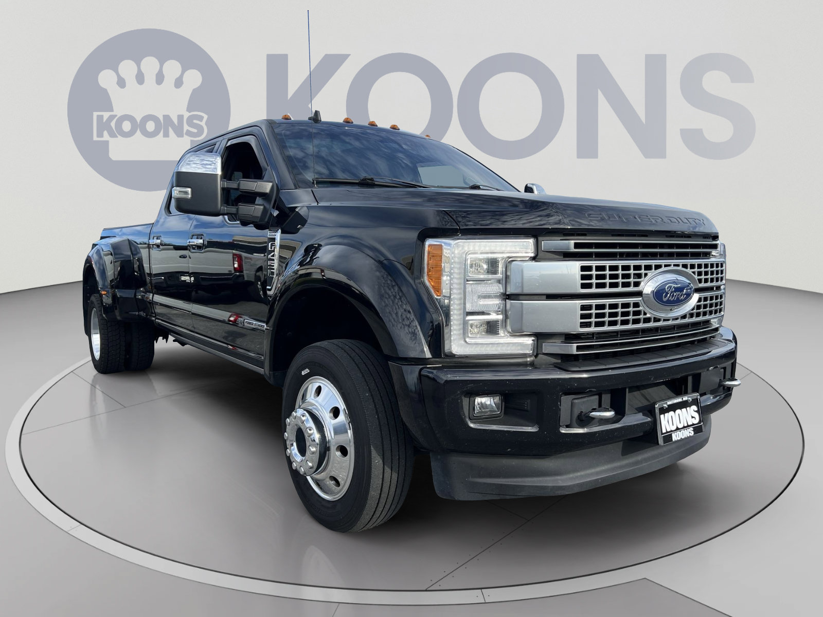 Certified 2019 Ford F450 Platinum w/ Platinum Ultimate Package AWD/4WD image 18