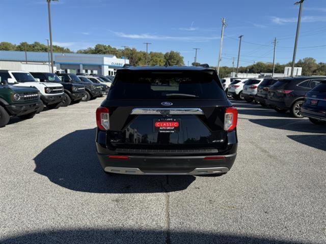 Certified 2021 Ford Explorer XLT w/ Equipment Group 202A image 4