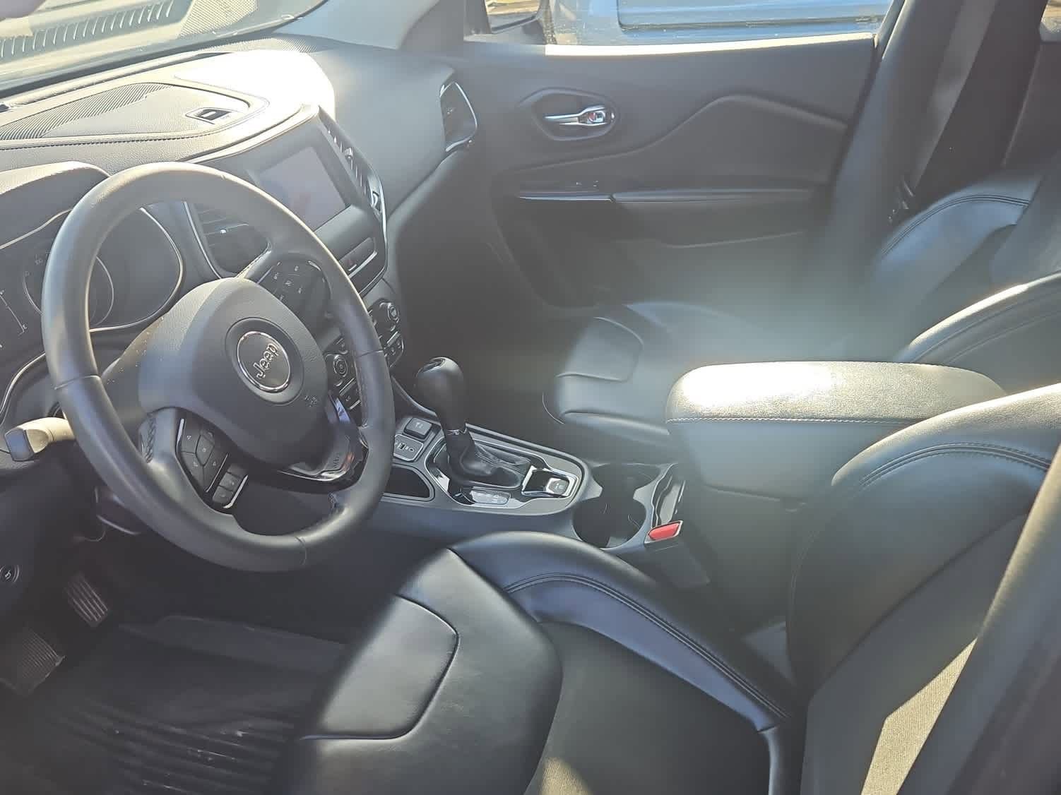 Used 2020 Jeep Cherokee Latitude Plus image 14