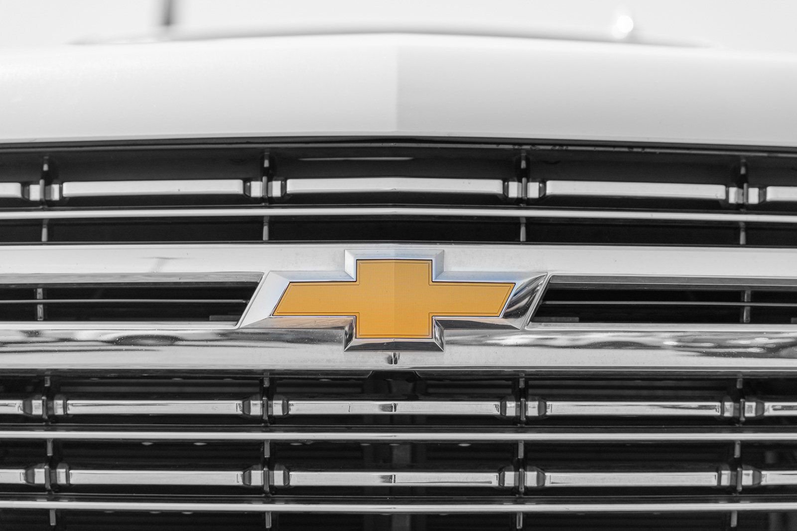 Used 2023 Chevrolet Suburban Premier image 11