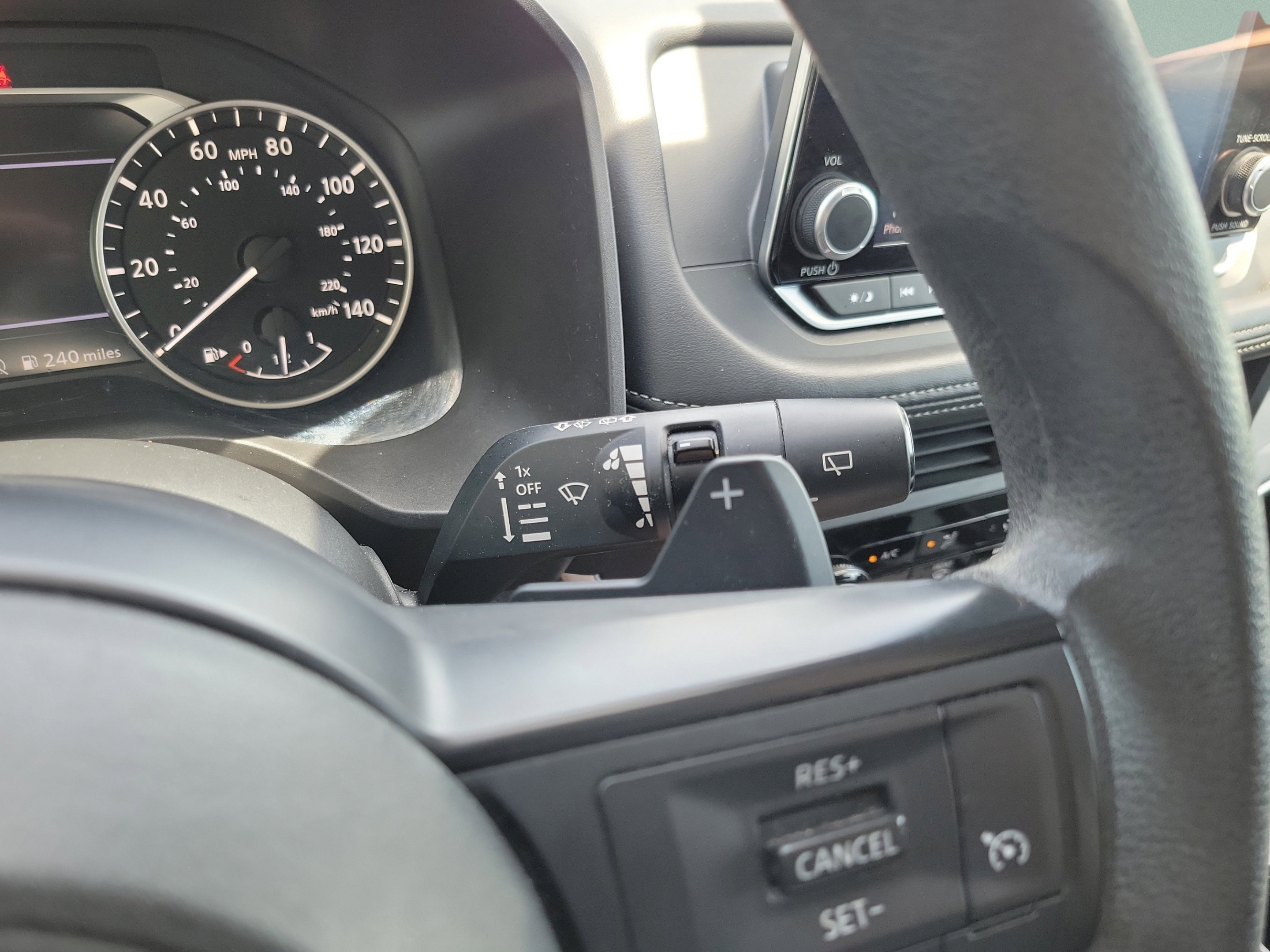 Used 2024 Nissan Rogue S AWD/4WD image 23