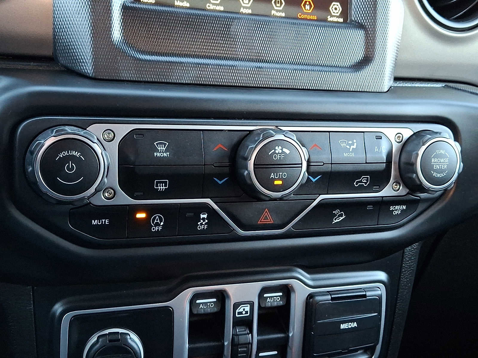 Used 2018 Jeep Wrangler Unlimited Sport S image 14