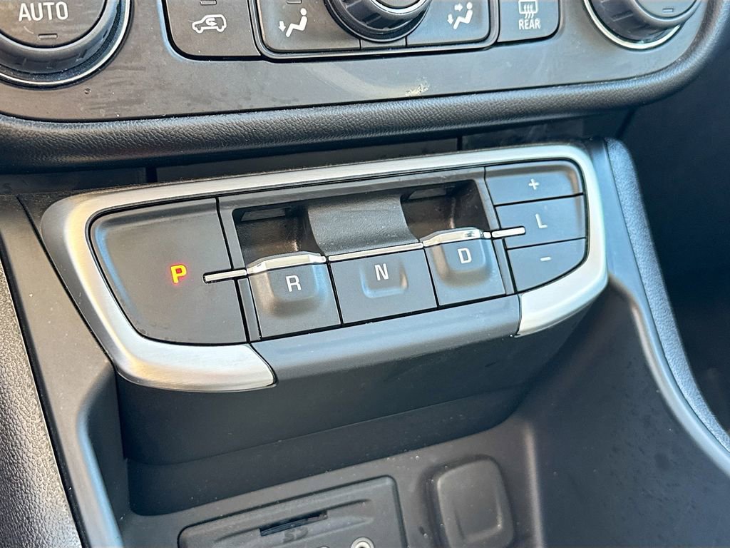 Used 2024 GMC Terrain SLT image 14