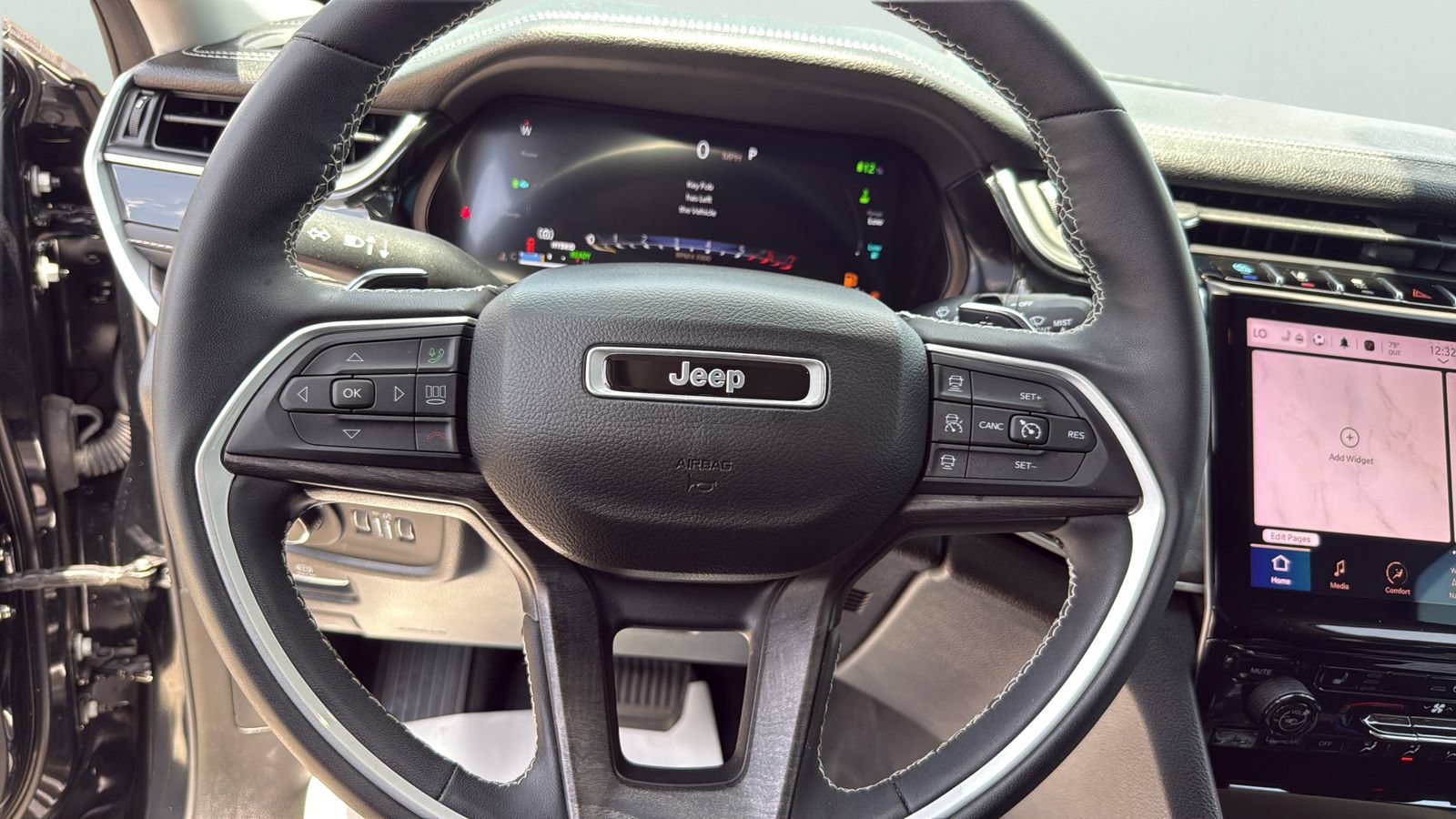 Used 2023 Jeep Grand Cherokee 4WD 4xe image 14