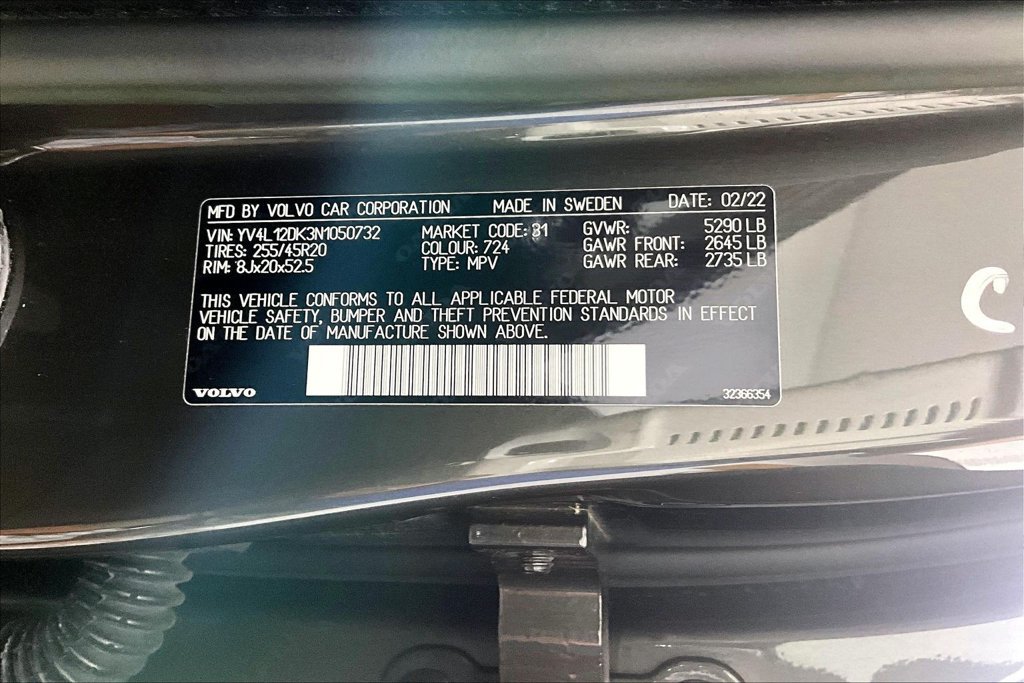 Used 2022 Volvo XC60 B5 Momentum FWD image 32