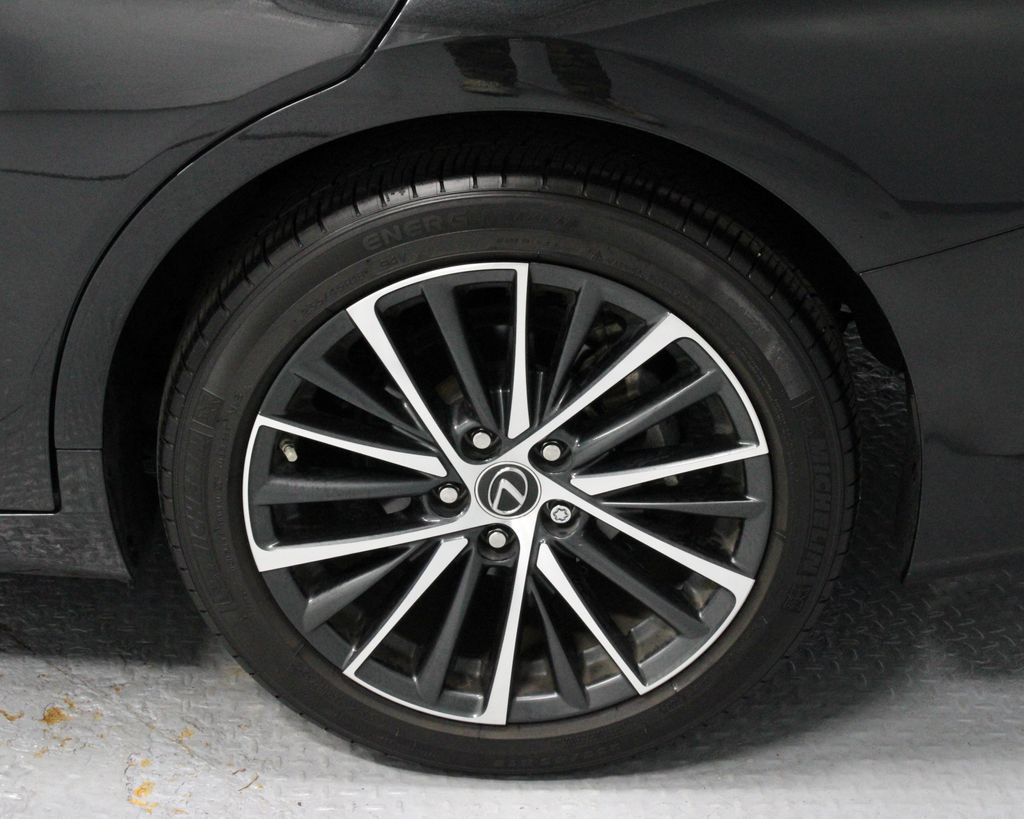 Used 2024 Lexus ES 250 w/ Premium Package AWD/4WD image 18