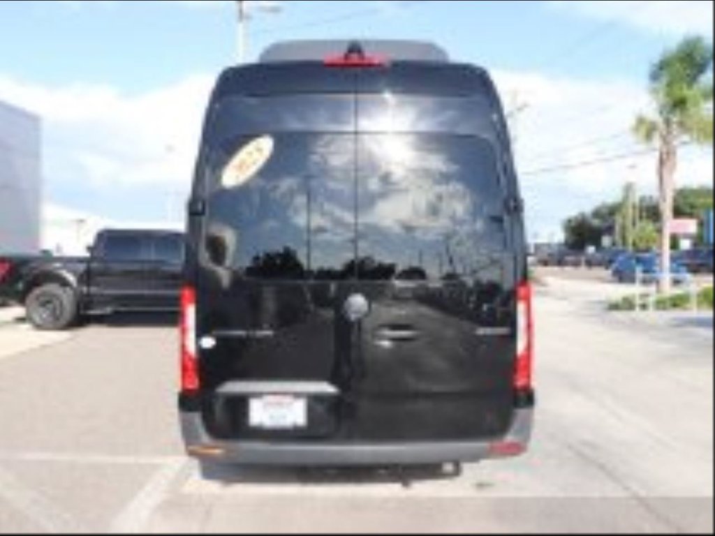 Used 2025 Mercedes-Benz Sprinter 2500 image 10