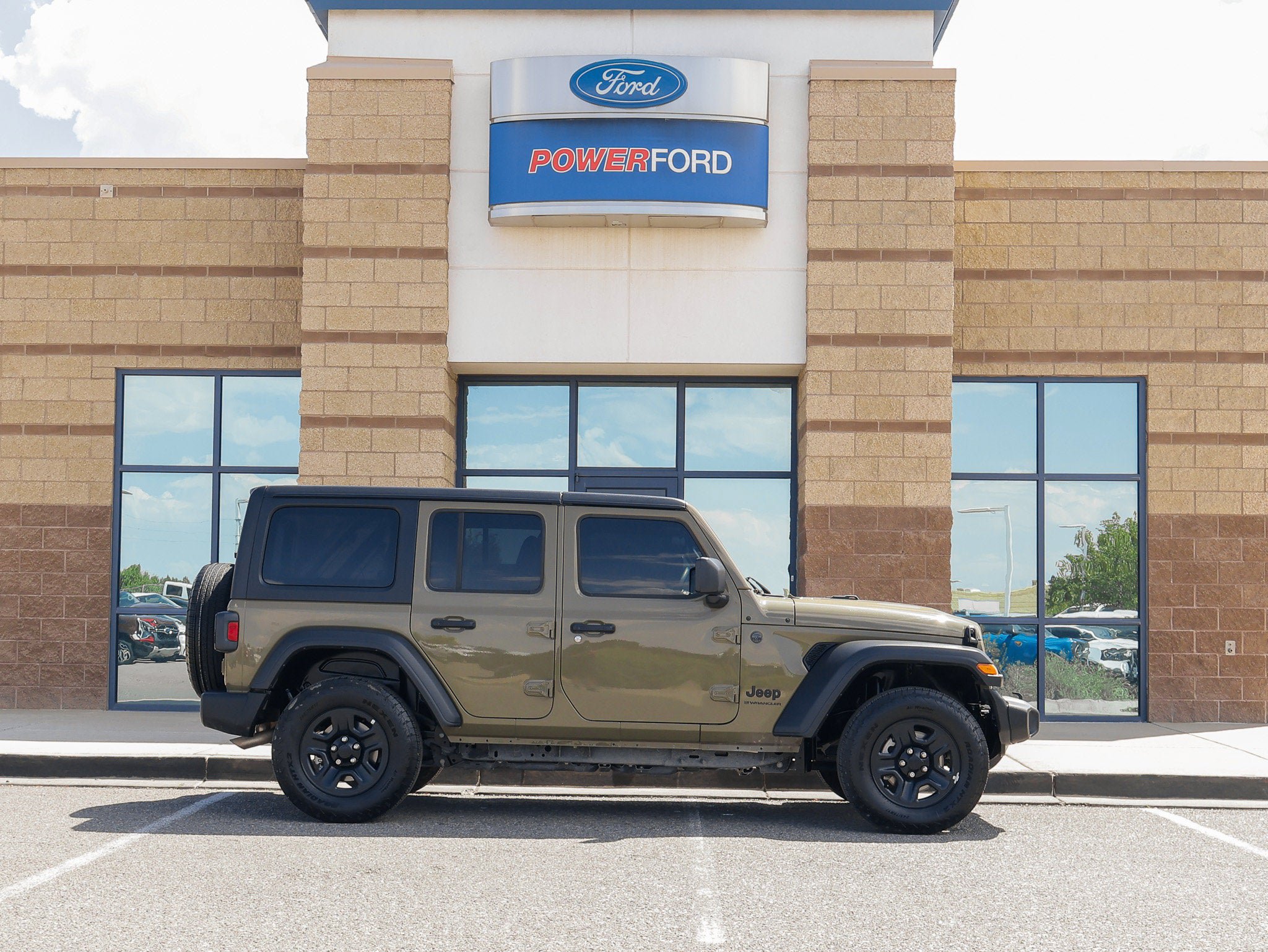 Used 2025 Jeep Wrangler Unlimited Sport AWD/4WD image 5