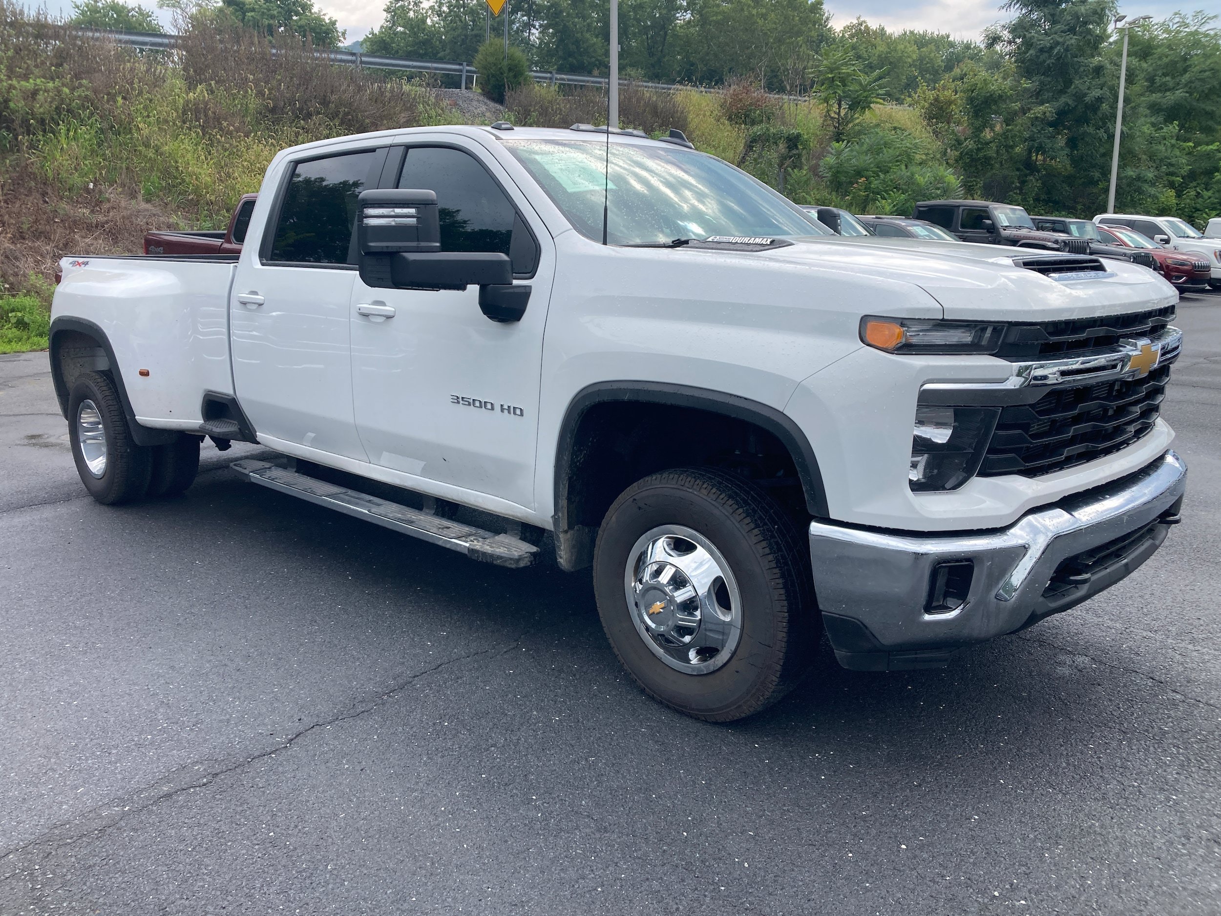 Used 2026 Chevrolet Silverado 3500 LT AWD/4WD image 4