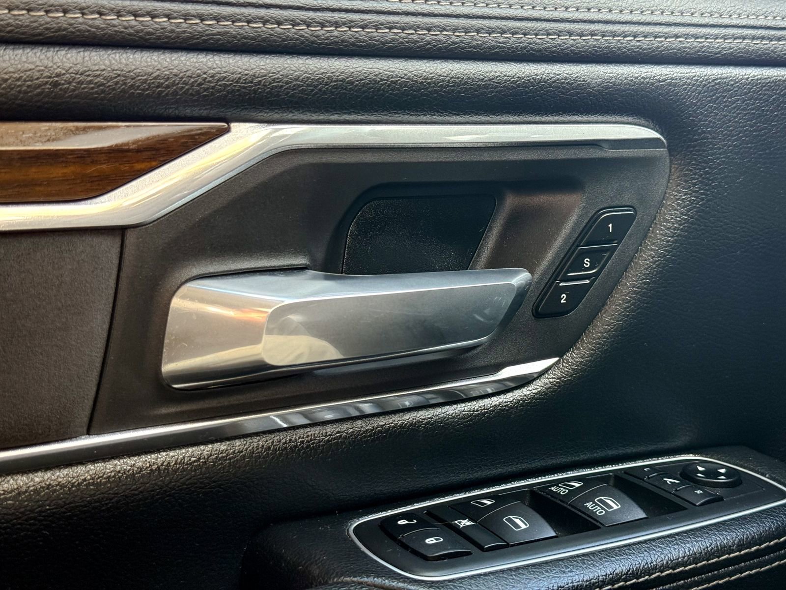 Used 2021 RAM 1500 Laramie AWD/4WD image 31