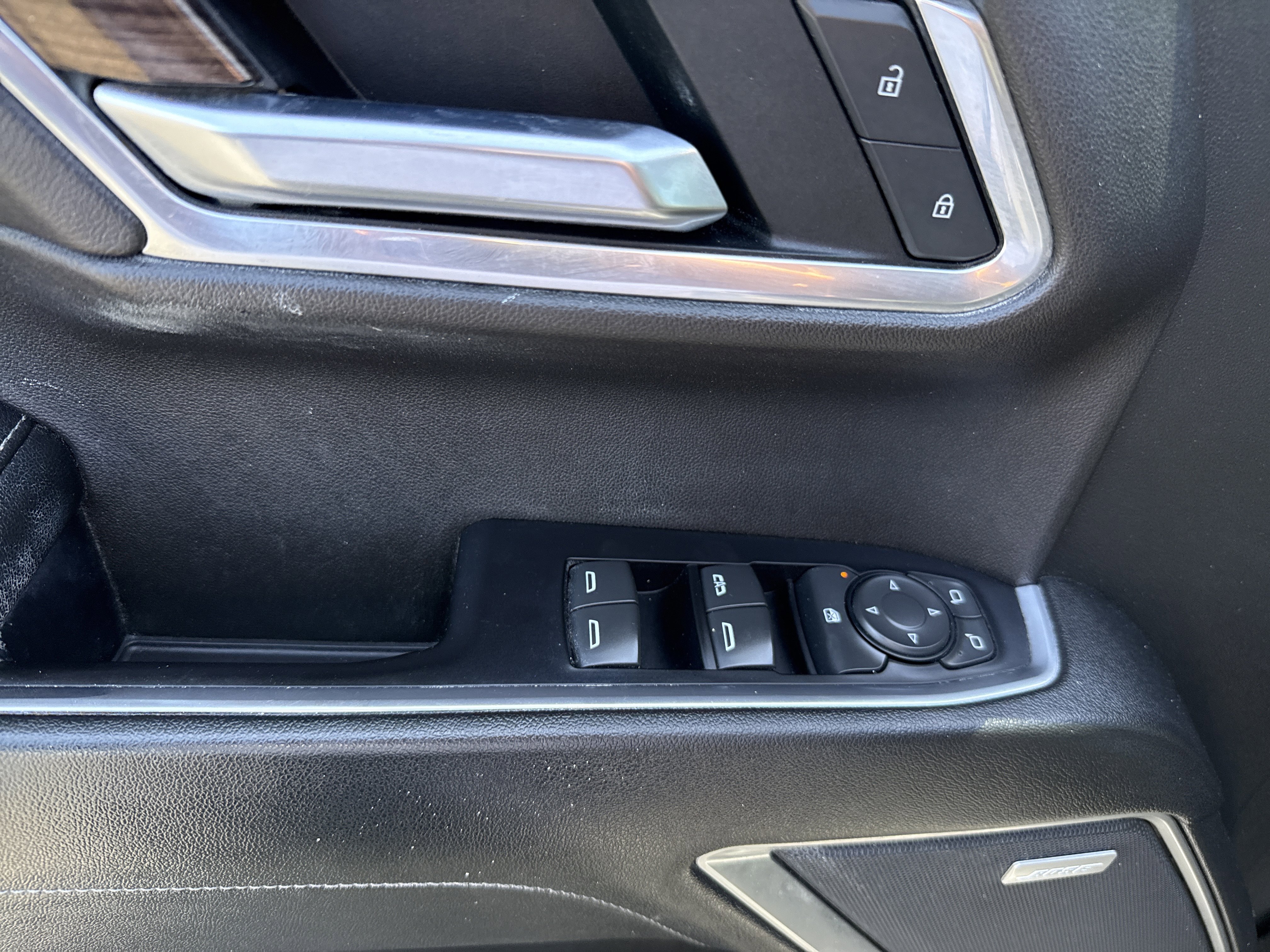 Used 2022 Chevrolet Silverado 1500 LT Trail Boss w/ LT Trail Boss Premium Package AWD/4WD image 15
