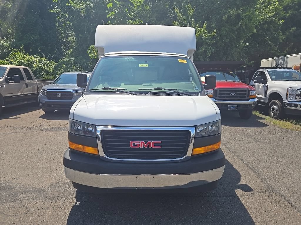 Used 2019 GMC Savana 3500 w/ Power Convenience Package RWD image 2