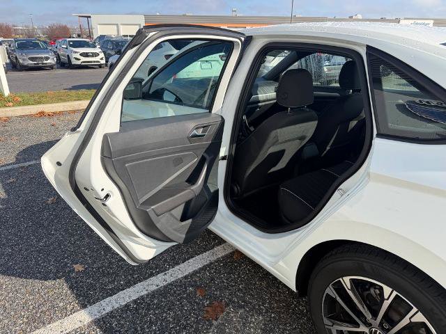 Used 2023 Volkswagen Jetta Sport image 12