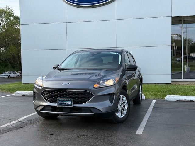 Certified 2022 Ford Escape SE w/ Cold Weather Package AWD/4WD image 2