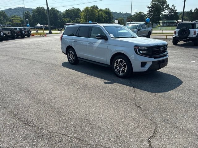 Certified 2025 Ford Expedition Active AWD/4WD image 62