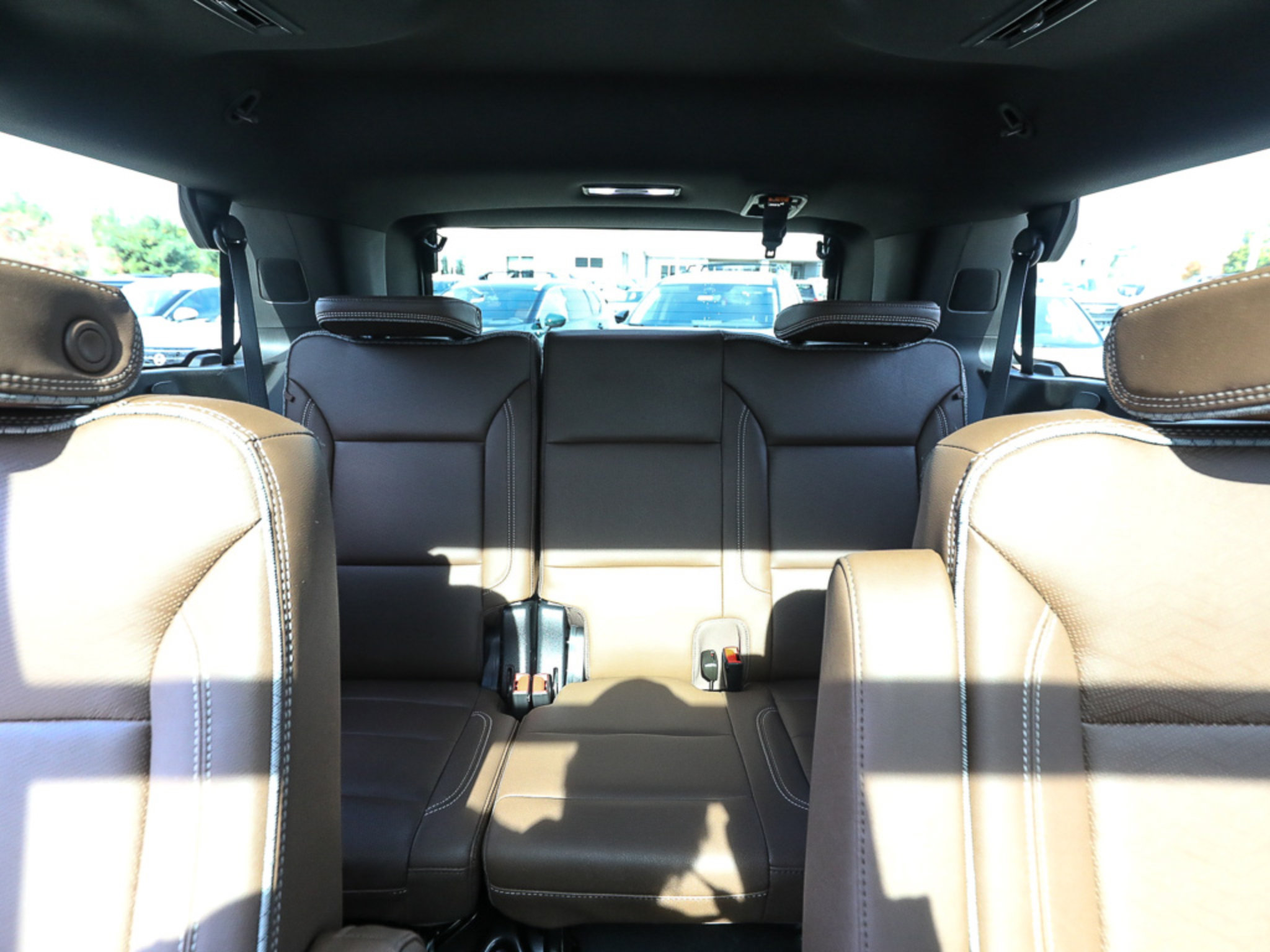 Used 2024 Chevrolet Tahoe High Country AWD/4WD image 24