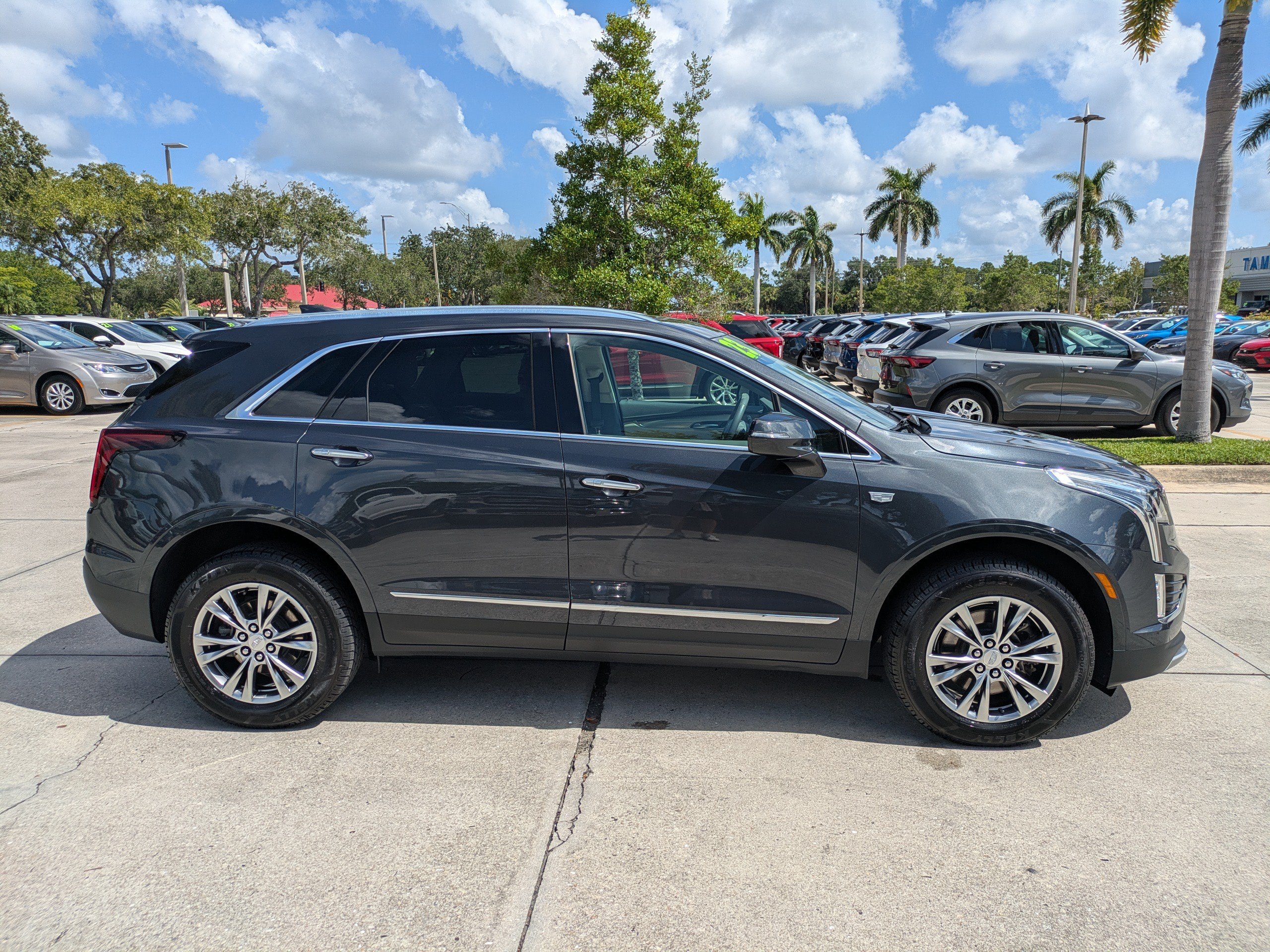 Used 2023 Cadillac XT5 Premium Luxury FWD image 3