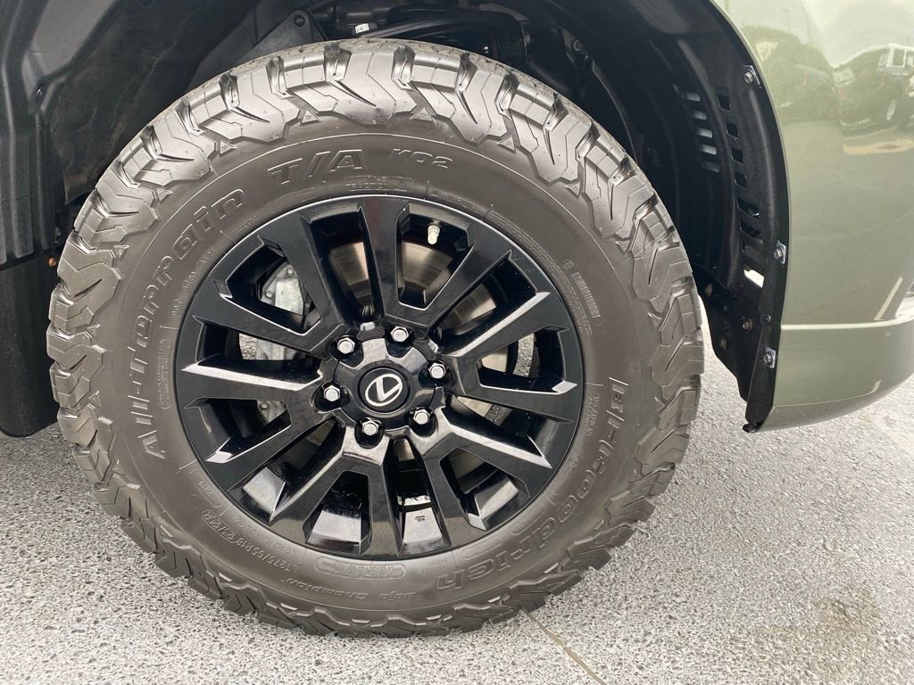 Used 2023 Lexus GX 460 w/ Black Line Special Edition image 30