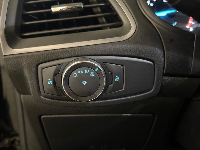 Certified 2018 Ford Edge SE FWD image 15