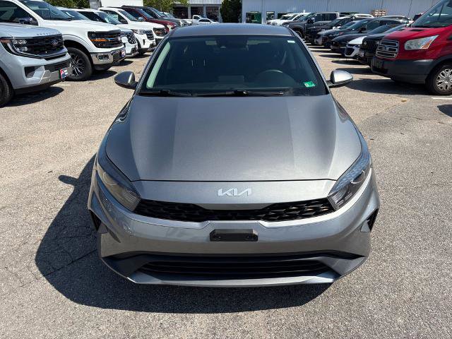 Used 2022 Kia Forte LXS w/ LXS Technology Package FWD image 2