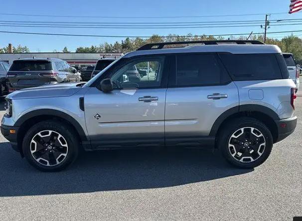 Certified 2023 Ford Bronco Sport Outer Banks w/ Tech Package image 2