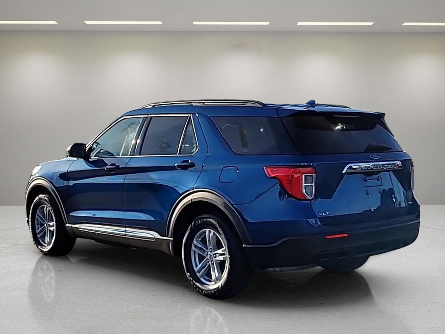Certified 2020 Ford Explorer XLT image 3
