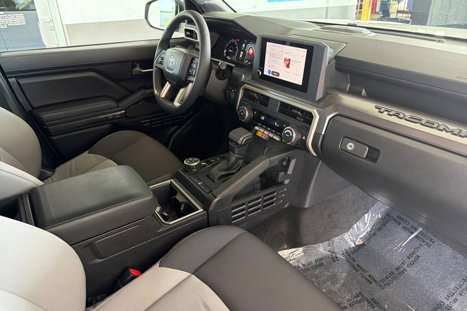 Used 2025 Toyota Tacoma TRD Off-Road w/ TRD Off Road Upgrade Package AWD/4WD image 19