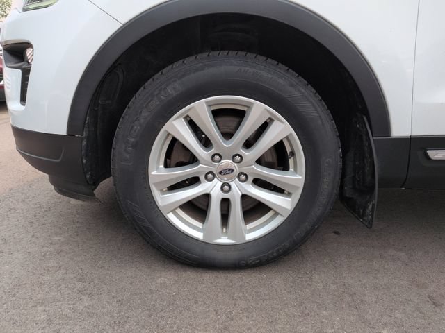 Certified 2018 Ford Explorer XLT w/ Equipment Group 202A AWD/4WD image 10