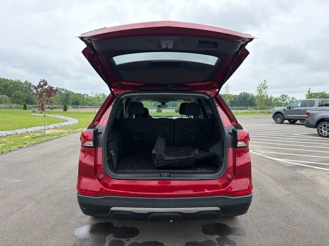 Used 2023 Chevrolet Equinox LT w/ LPO, Floor Liner Package FWD image 10