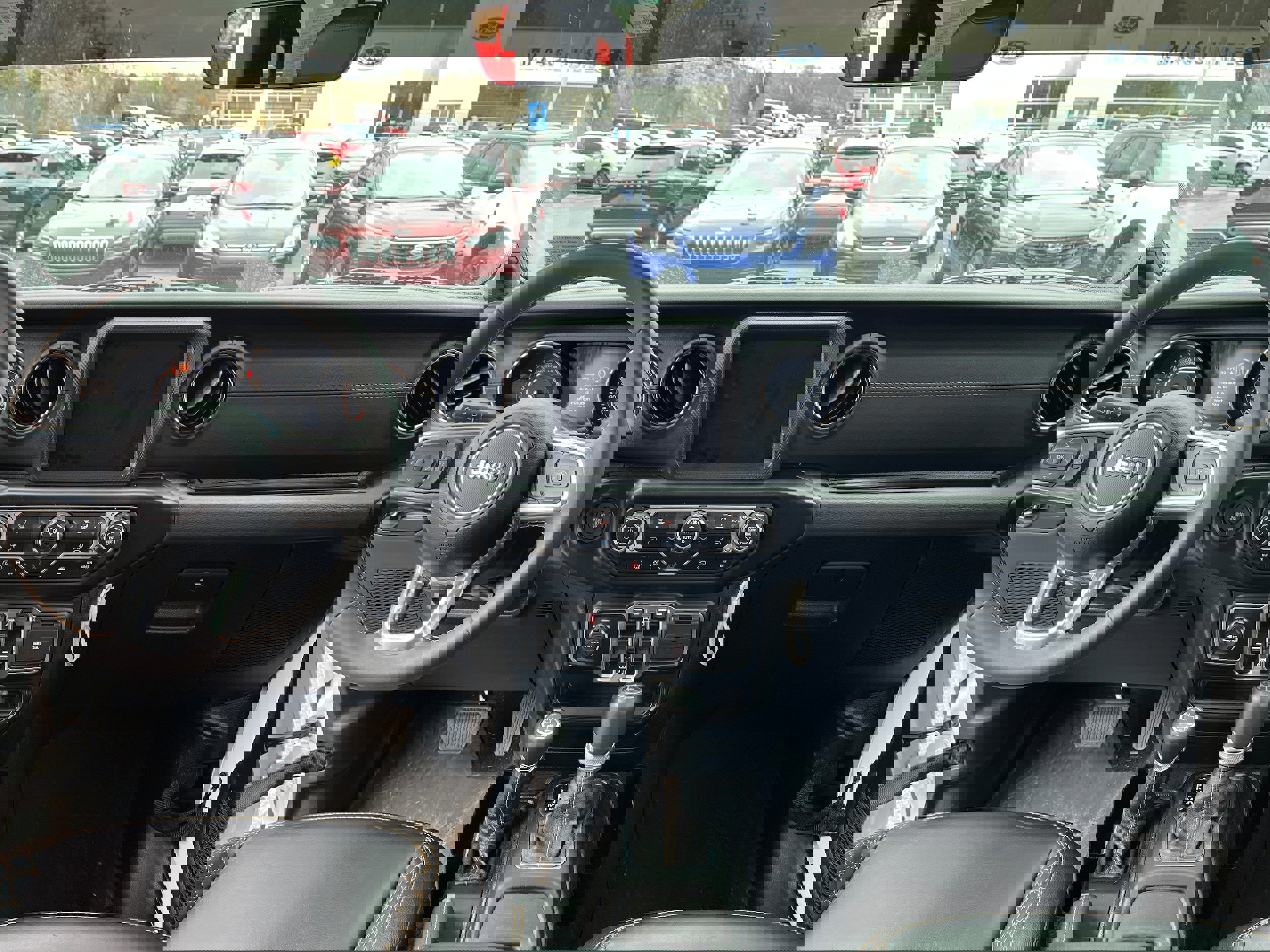 Used 2023 Jeep Gladiator Overland image 17