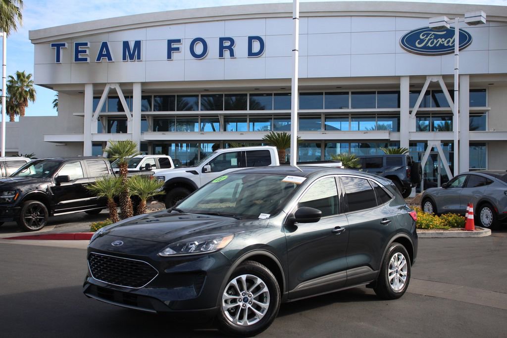 Certified 2022 Ford Escape SE w/ Convenience Package FWD image 2