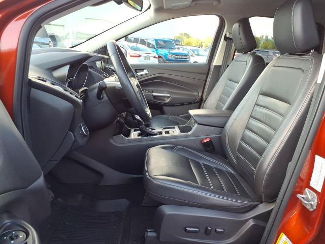 Certified 2019 Ford Escape Titanium w/ U9j03 - Titanium Tow Package AWD/4WD image 17