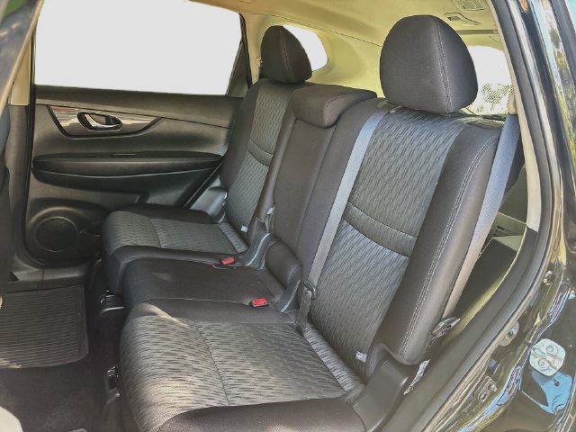 Used 2018 Nissan Rogue SV FWD image 22