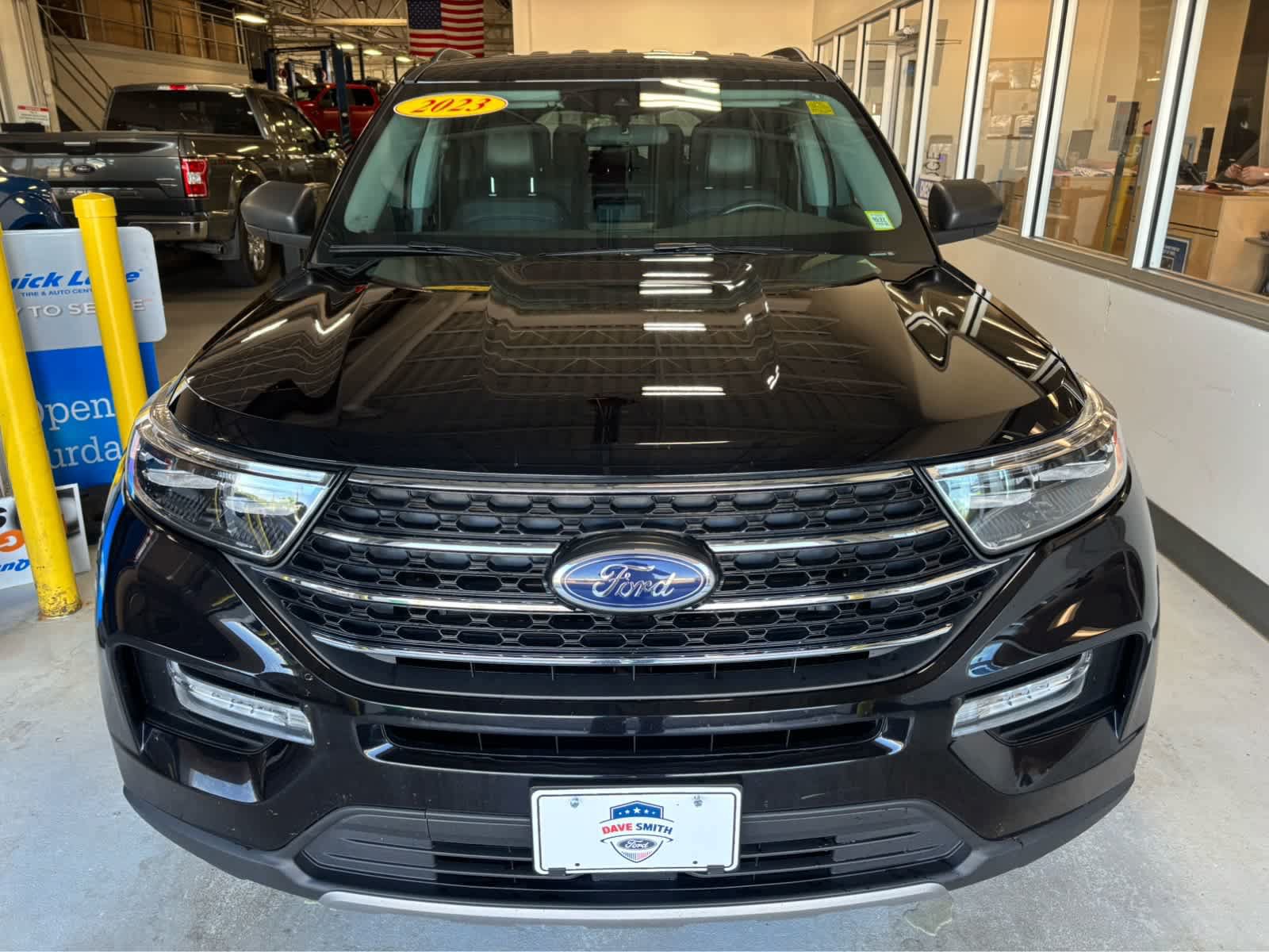 Certified 2023 Ford Explorer XLT w/ Equipment Group 202A AWD/4WD image 3