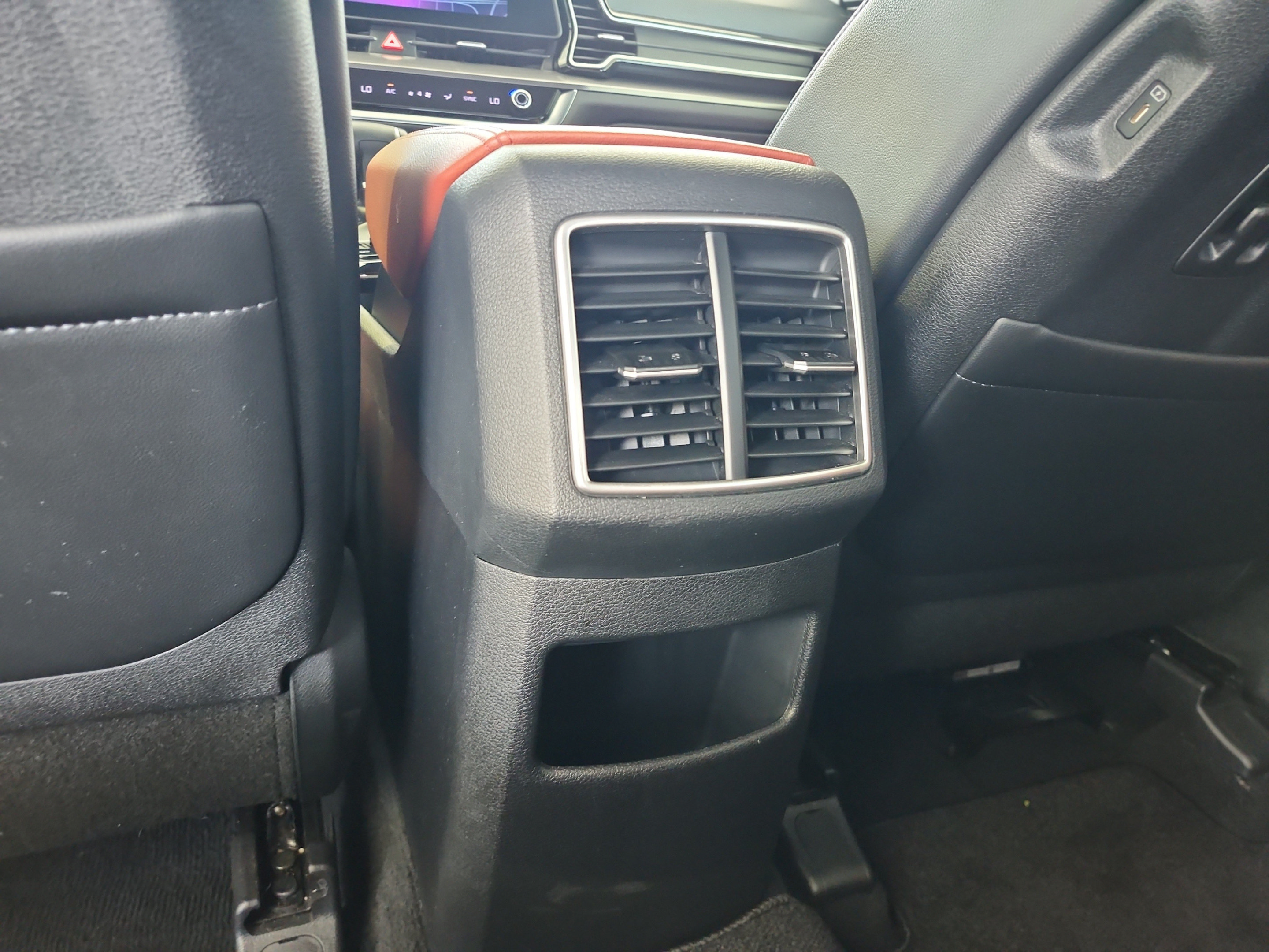 Used 2024 Kia Sportage SX FWD image 17