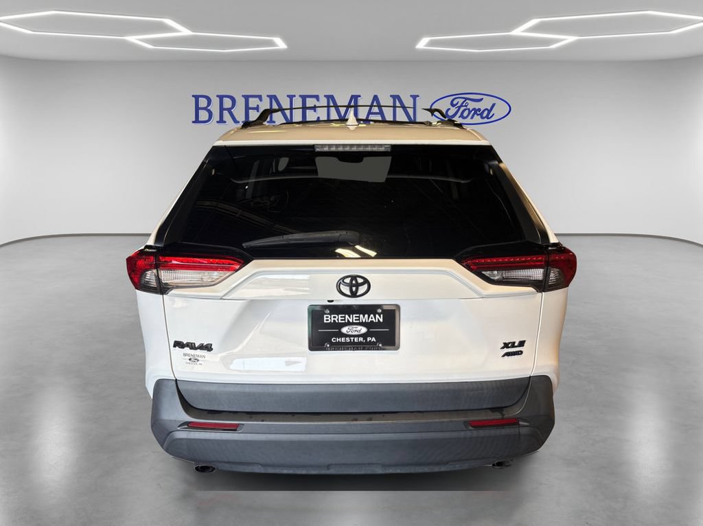 Used 2022 Toyota RAV4 XLE AWD/4WD image 6