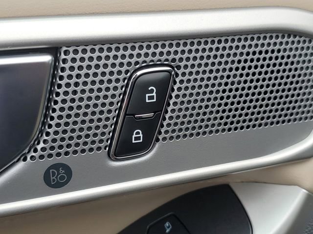 Certified 2024 Ford Explorer XLT w/ Equipment Group 202A image 13