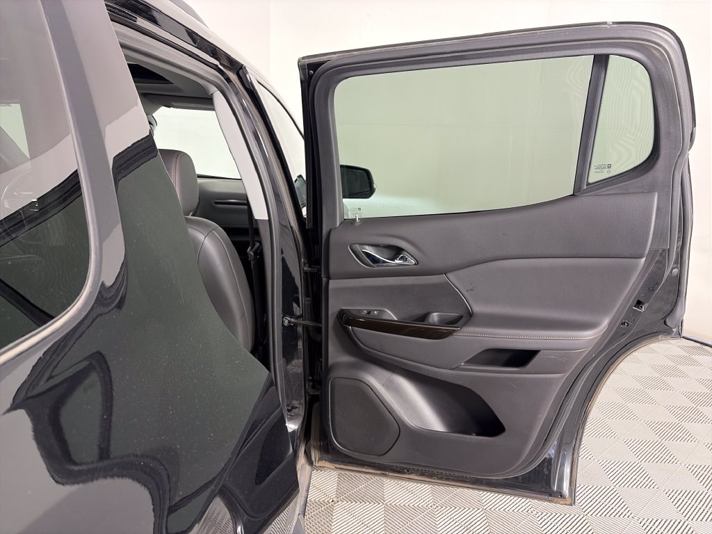 Used 2023 GMC Acadia AT4 w/ Technology Package AWD/4WD image 27