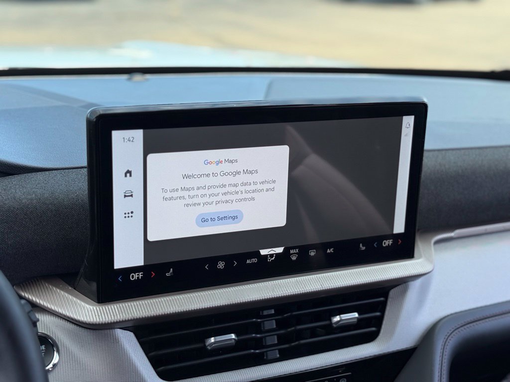 Certified 2026 Ford Explorer Active AWD/4WD image 3