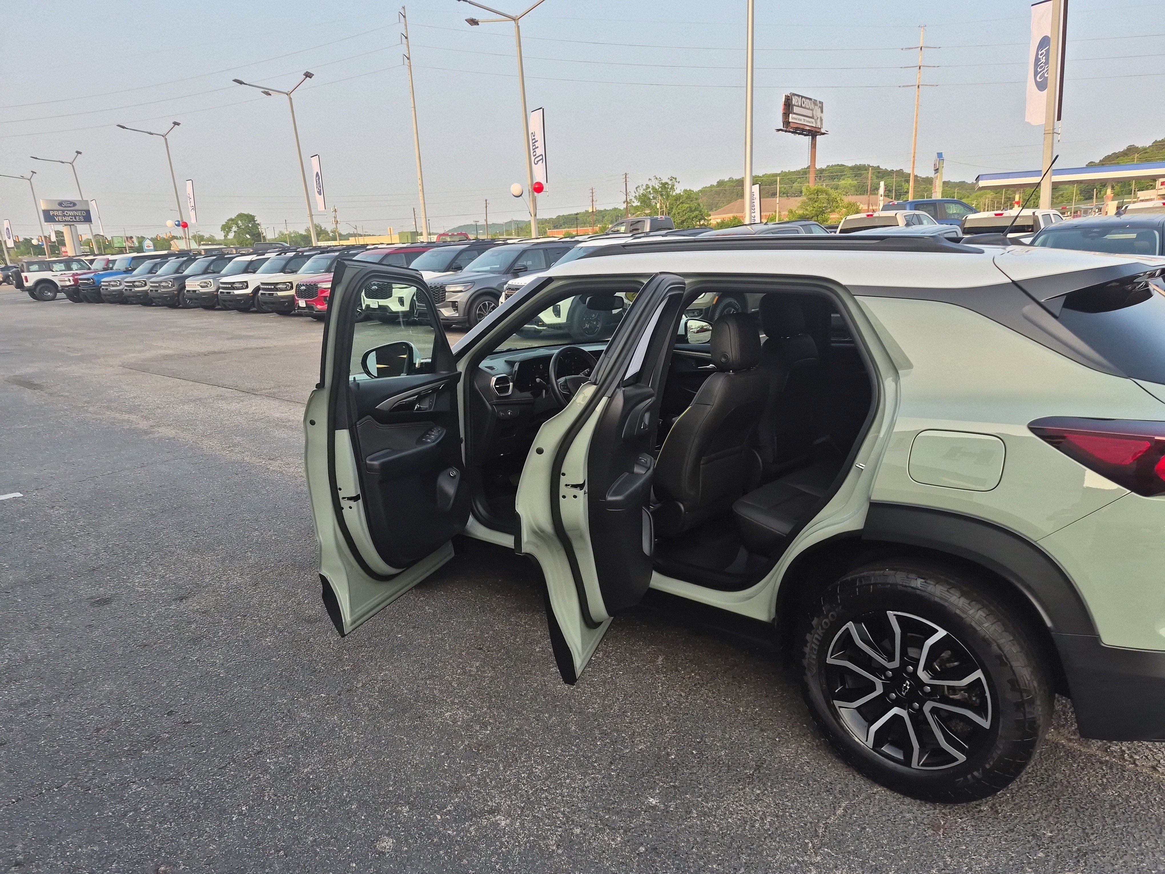 Used 2025 Chevrolet TrailBlazer ACTIV w/ Convenience Package FWD image 13