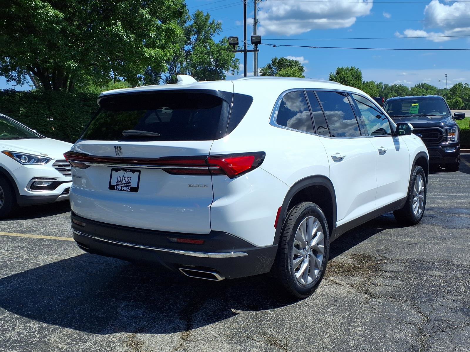 Used 2025 Buick Enclave Preferred FWD image 31