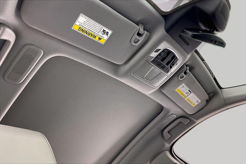 Used 2025 Acura MDX w/ Technology Package FWD image 22
