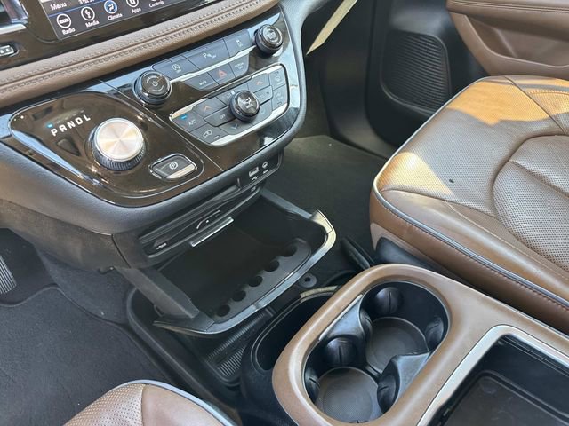 Used 2018 Chrysler Pacifica Limited image 26