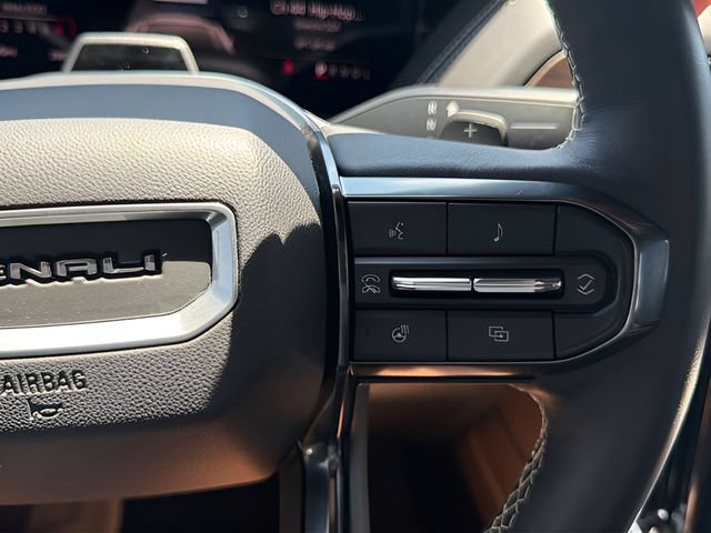 Used 2025 GMC Yukon Denali Ultimate AWD/4WD image 25