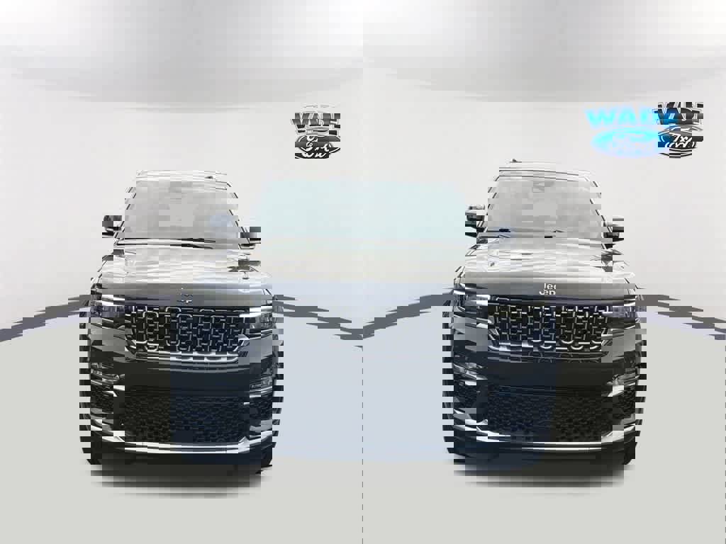 Used 2023 Jeep Grand Cherokee Summit w/ Luxury Tech Group V video 2