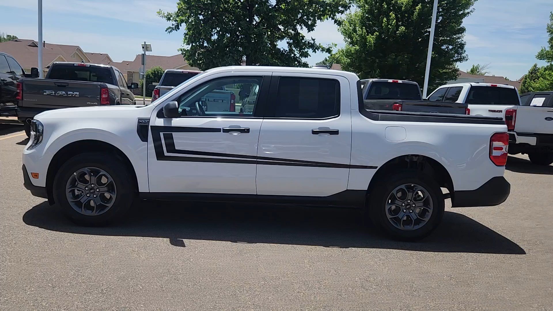 Certified 2025 Ford Maverick XLT w/ Equipment Group 301A AWD/4WD image 3