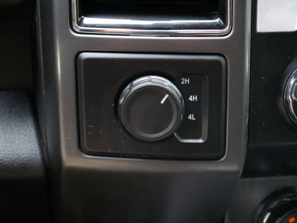 Certified 2019 Ford F150 XLT w/ Equipment Group 302A Luxury AWD/4WD image 25